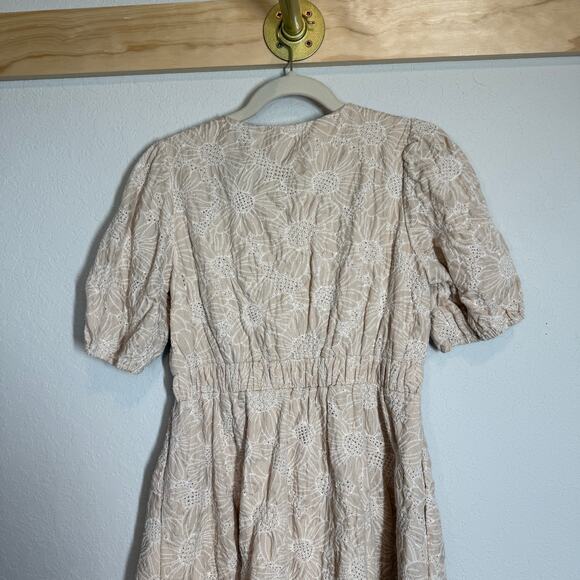 Women's‎ Polagram Tan Eyelet Short Sleeve Fit and Flare Dress Size Medium - Picture 9 of 10